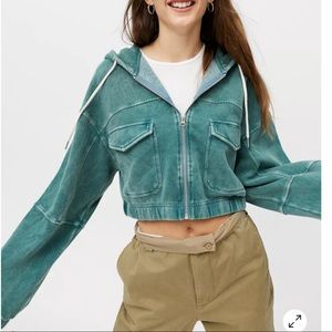 UO Yogi Fleece Cropped Hoodie Sweatshirt